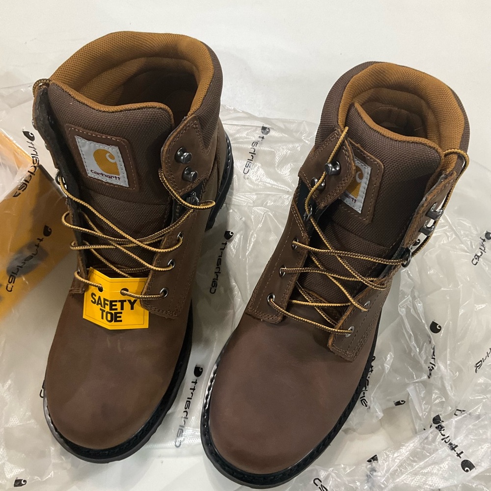 Men’s 10.5 W work boots Carhartt 6” Steel toe work boots New with tags in box.